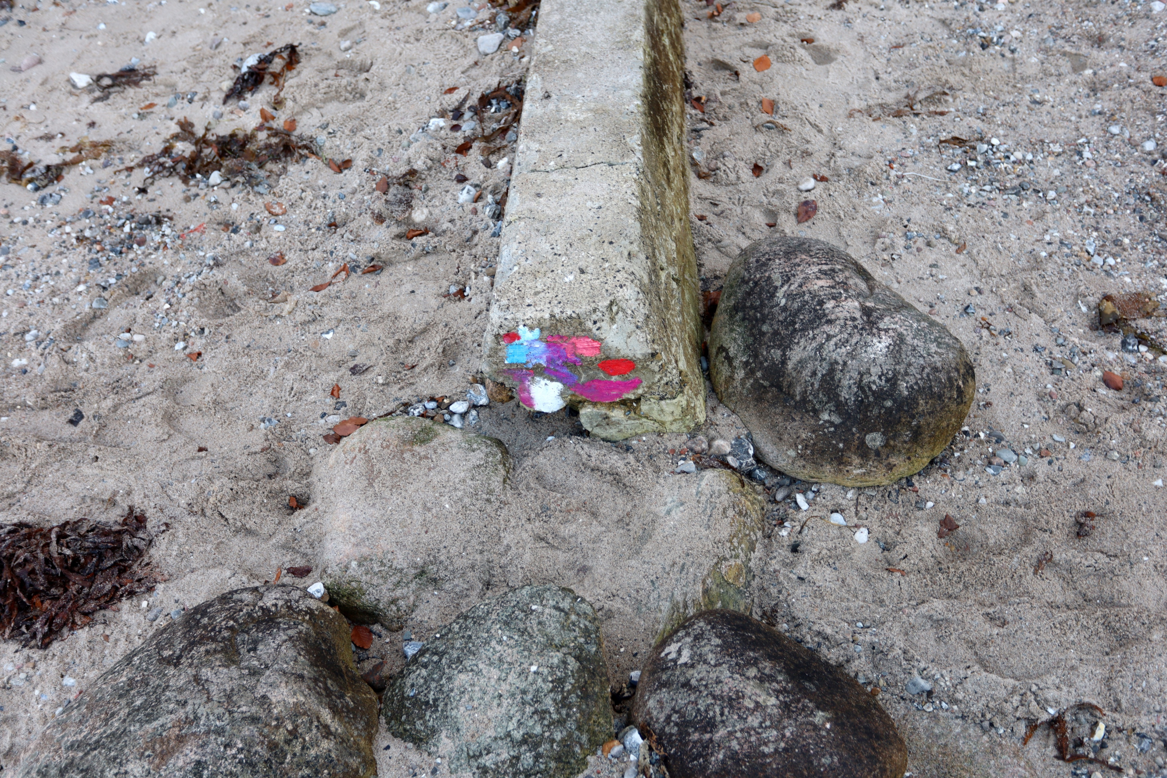 Schokolade am Strand mit Beeren by Peter Piek