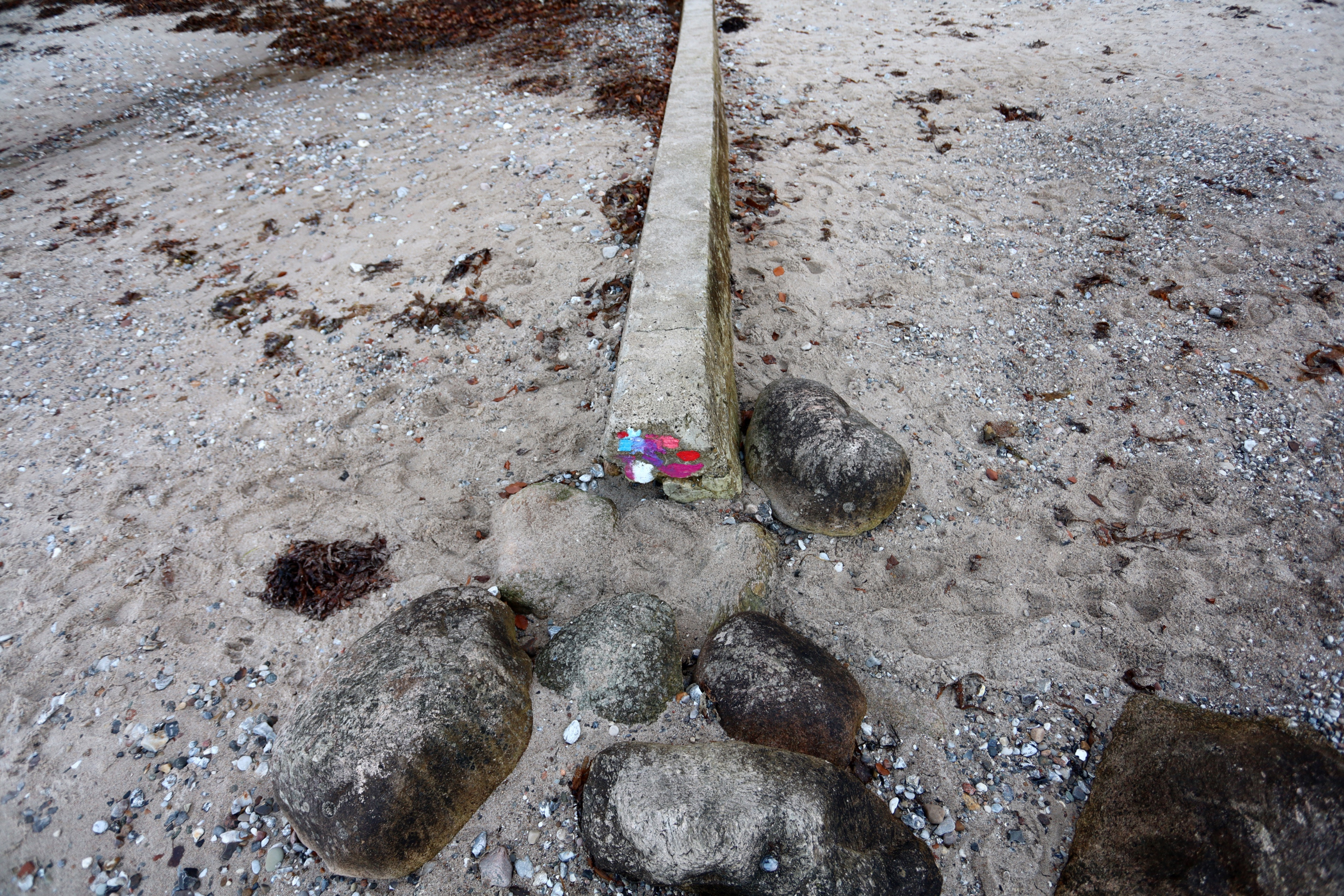 Schokolade am Strand mit Beeren by Peter Piek