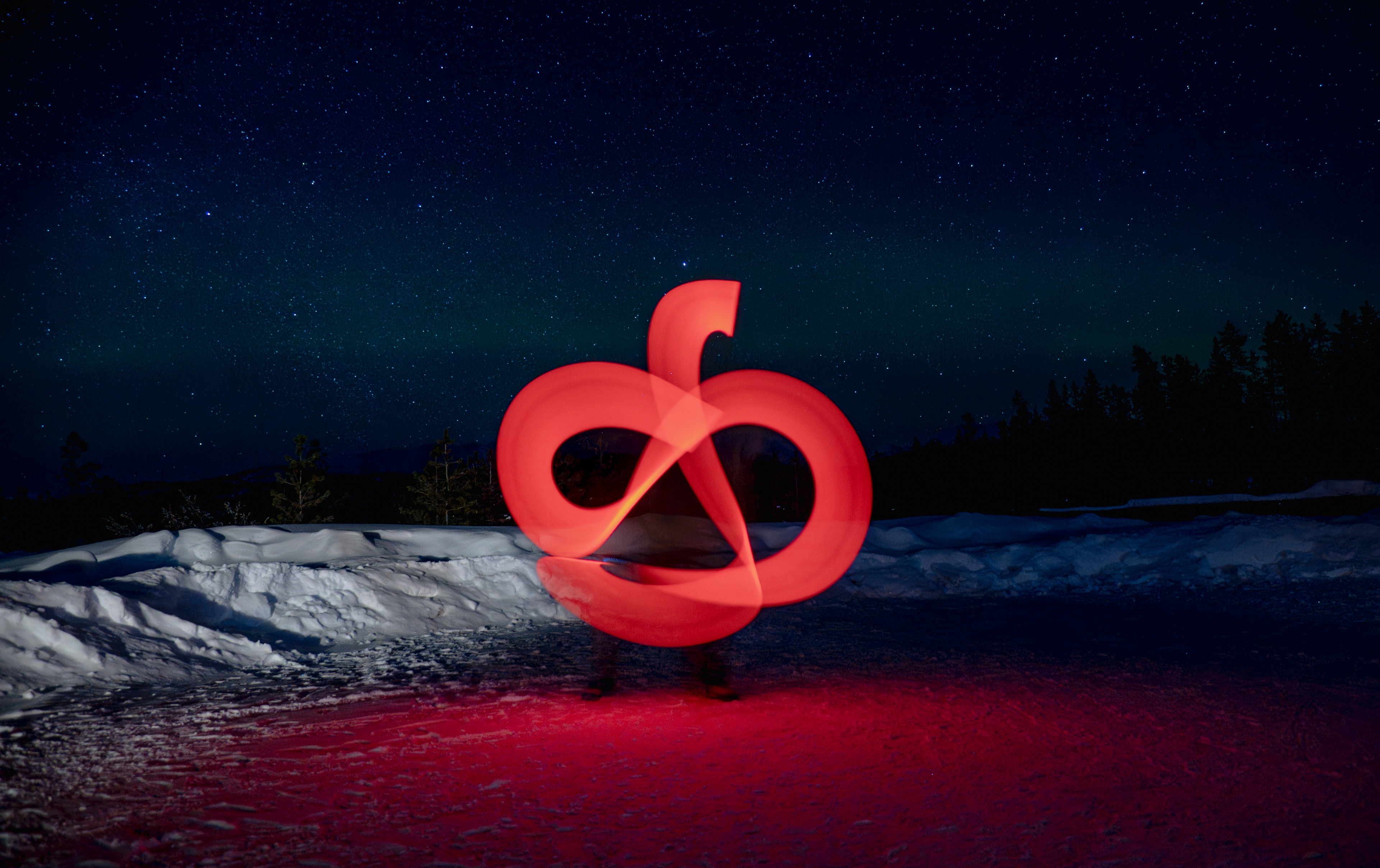 Whitehorse Aurora Apple by Ellen Isabell Richter