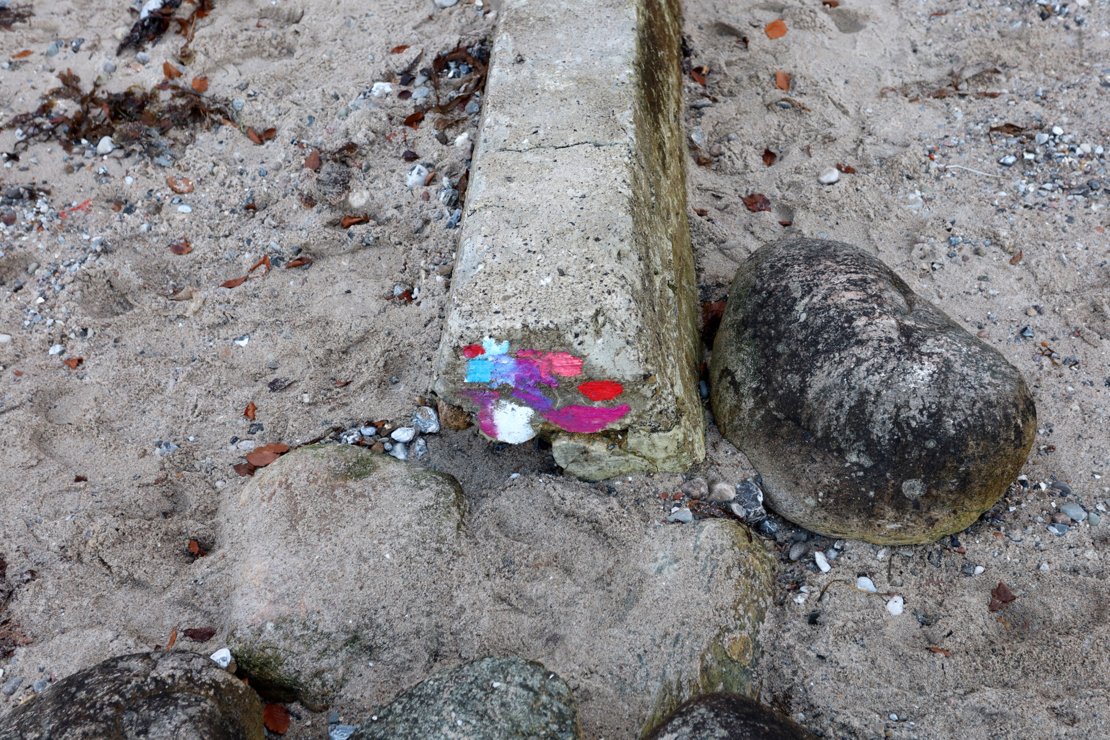 Schokolade am Strand mit Beeren by Peter Piek