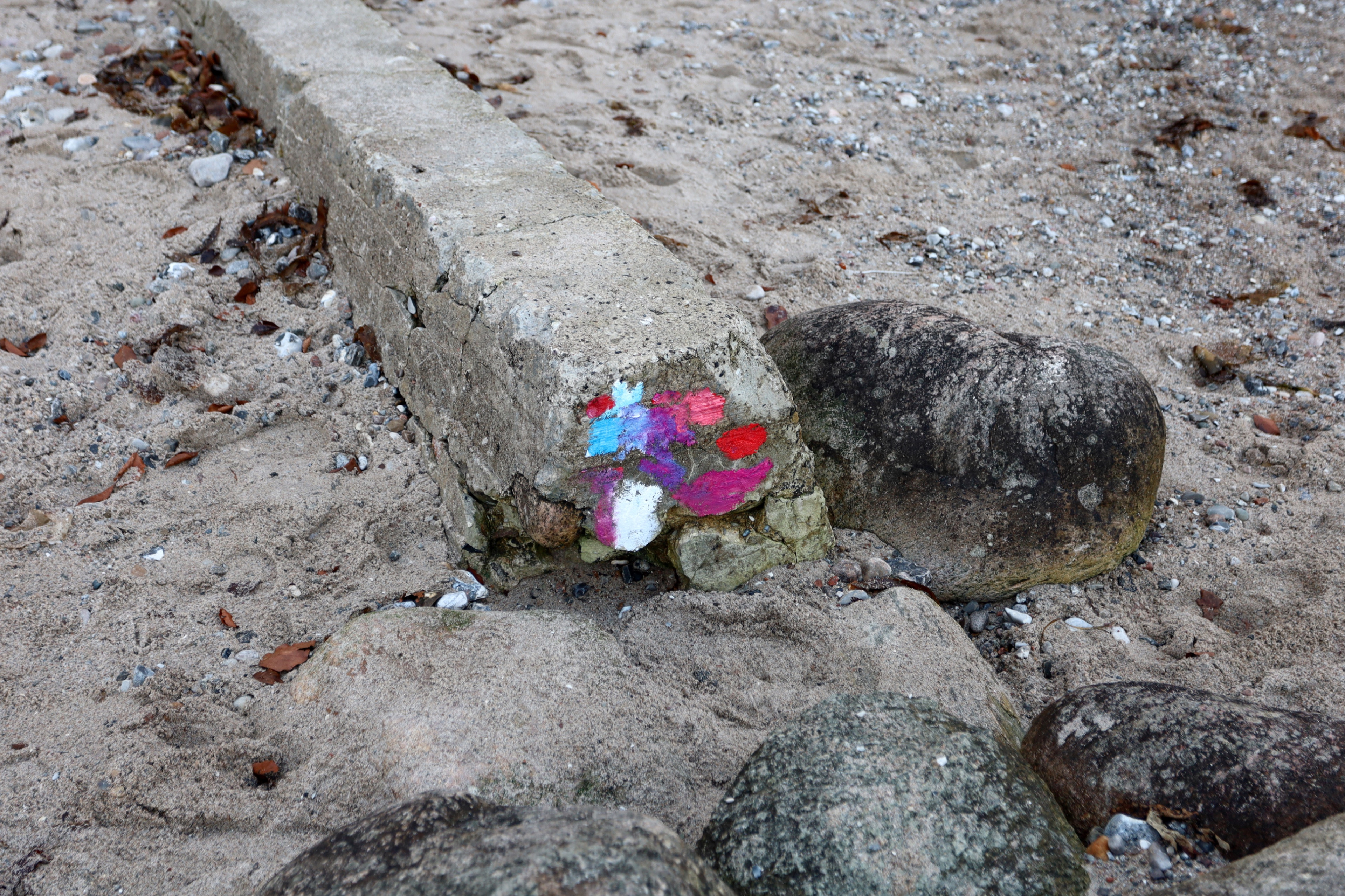 Schokolade am Strand mit Beeren by Peter Piek