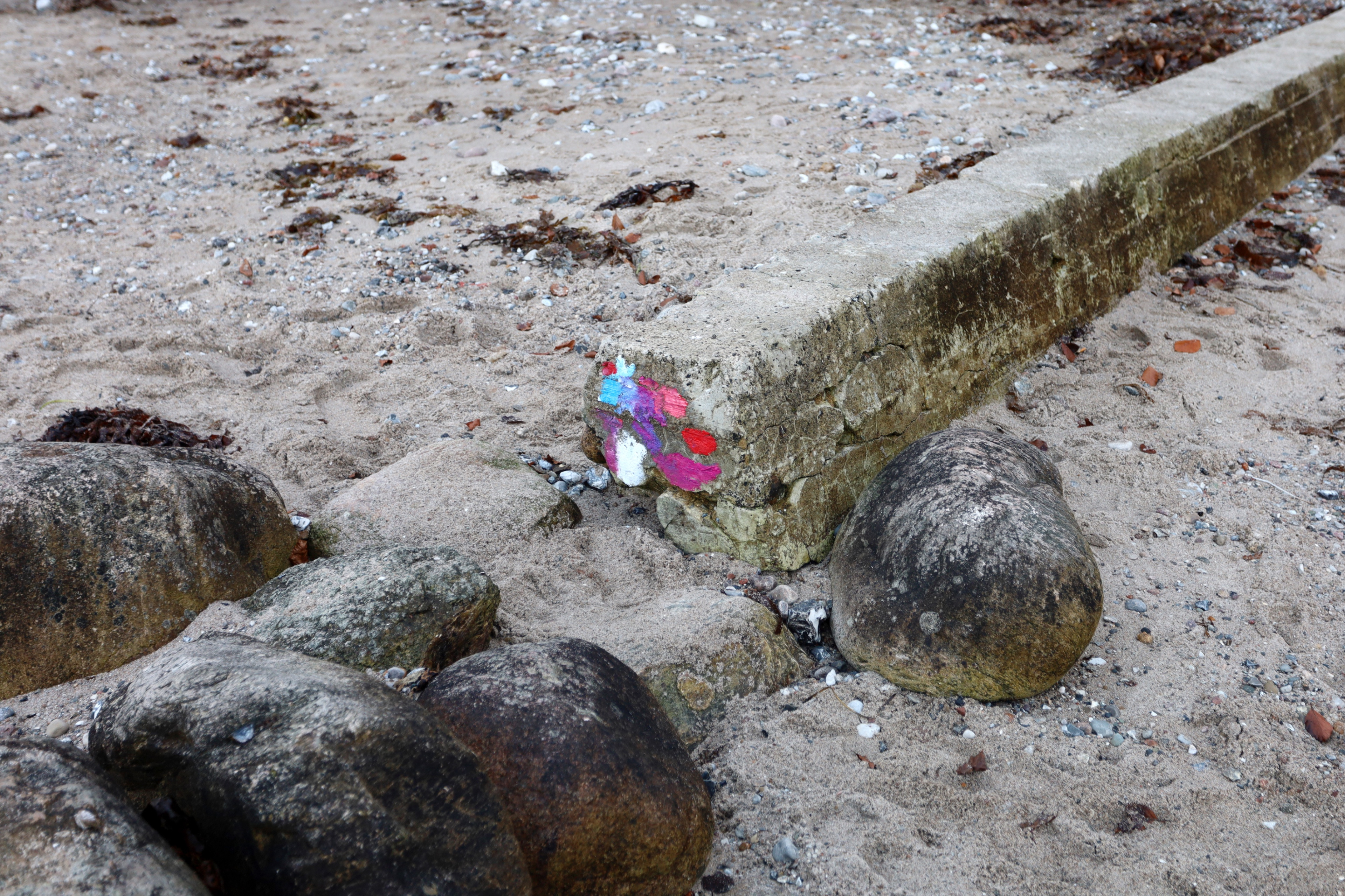 Schokolade am Strand mit Beeren by Peter Piek