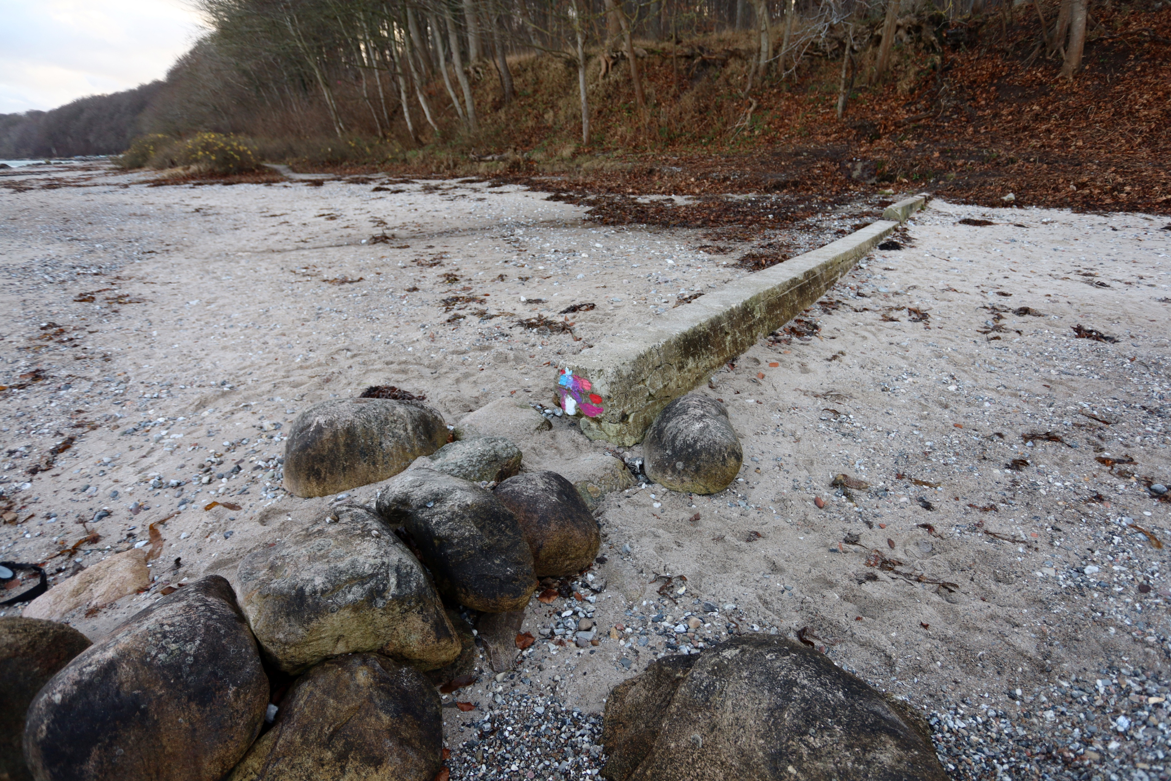 Schokolade am Strand mit Beeren by Peter Piek