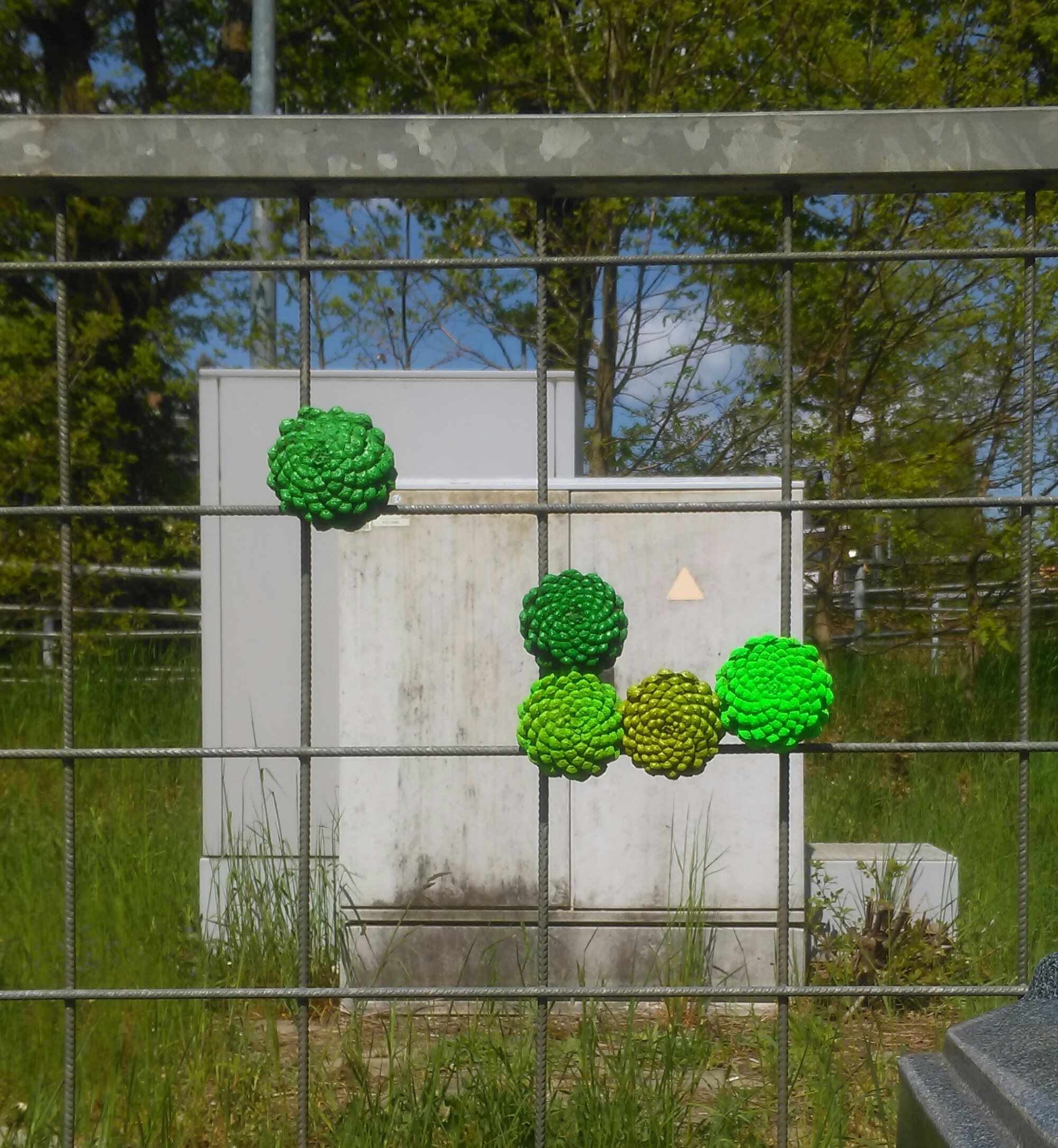 Green Dots by Johannes