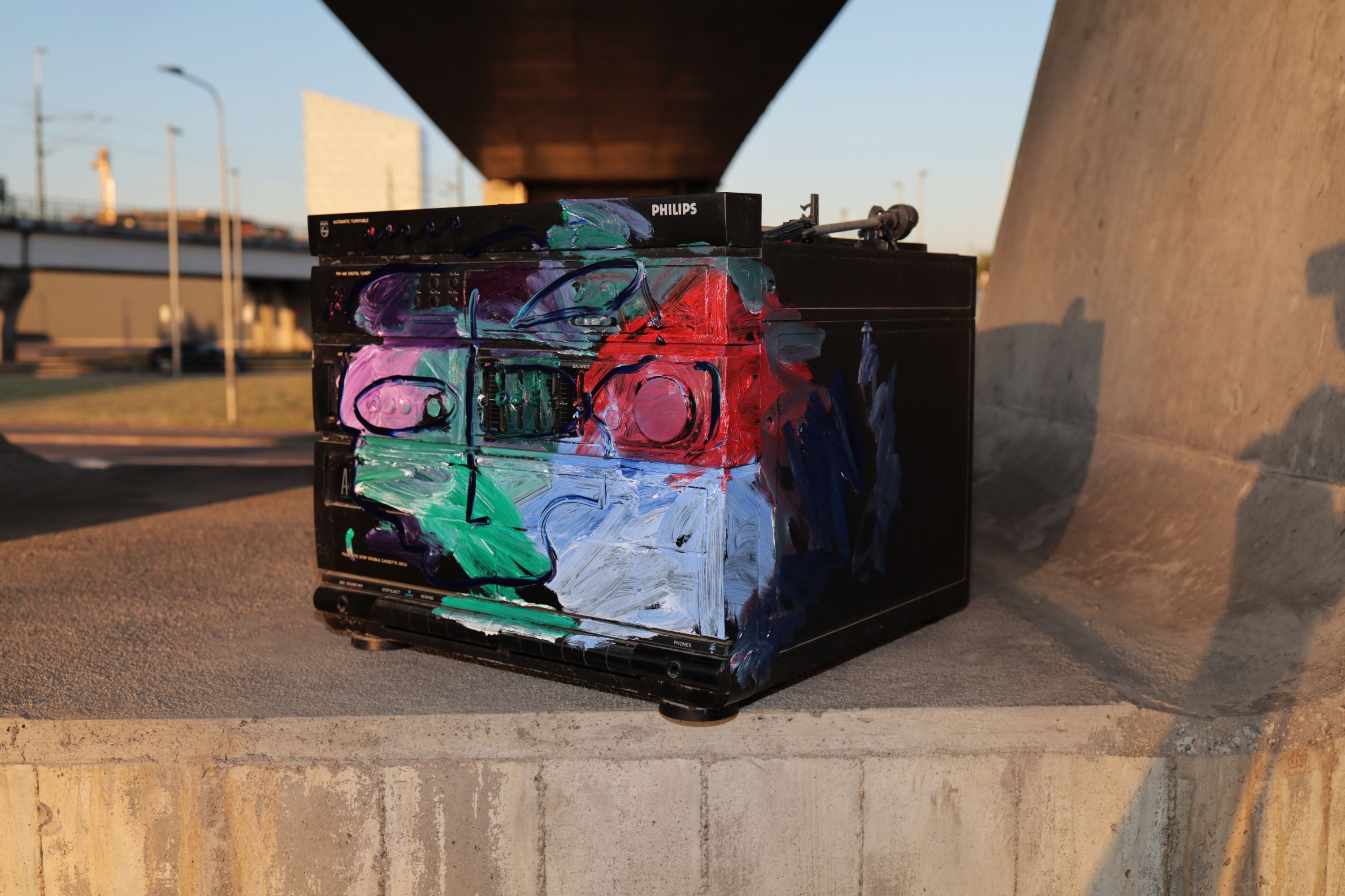 Stereo Skull by Peter Piek