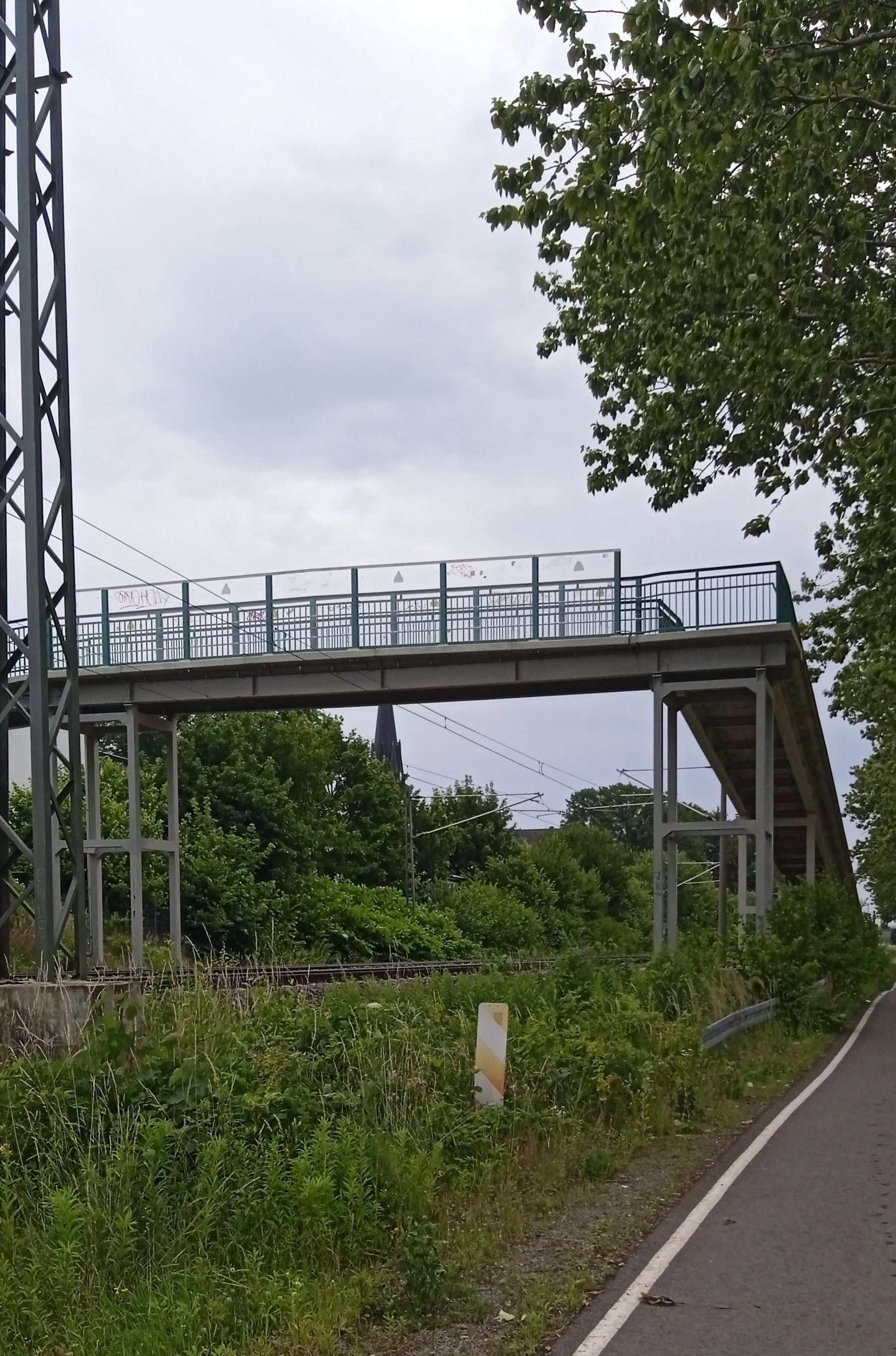 FuÃŸgÃ¤ngerbrÃ¼cke by Johannes Myller