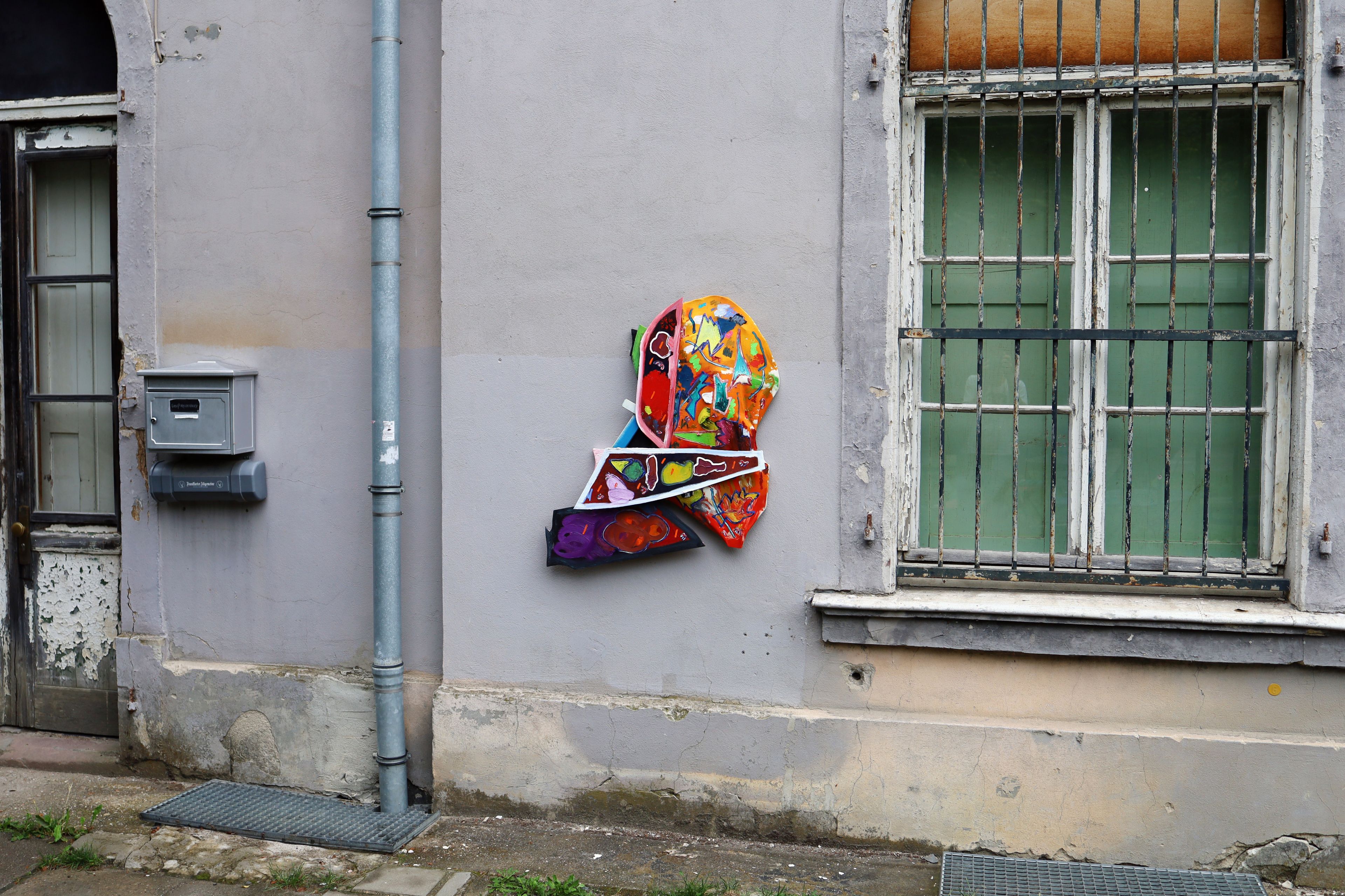 Der Nagel in der Wand by Peter Piek