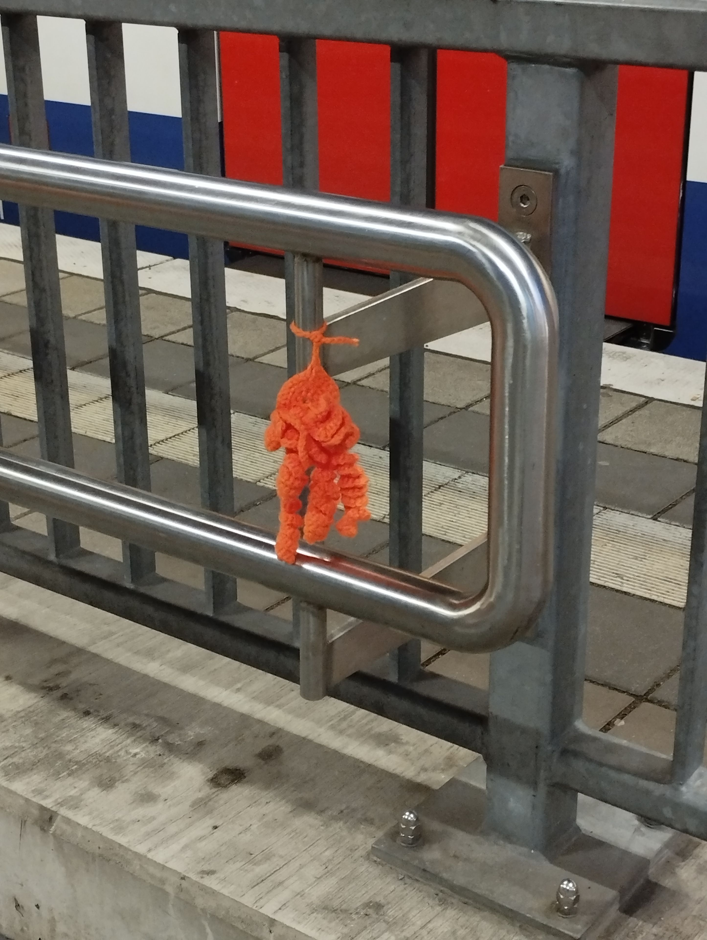 Orange the world -S7-Celle-Hannover by Mi Krude