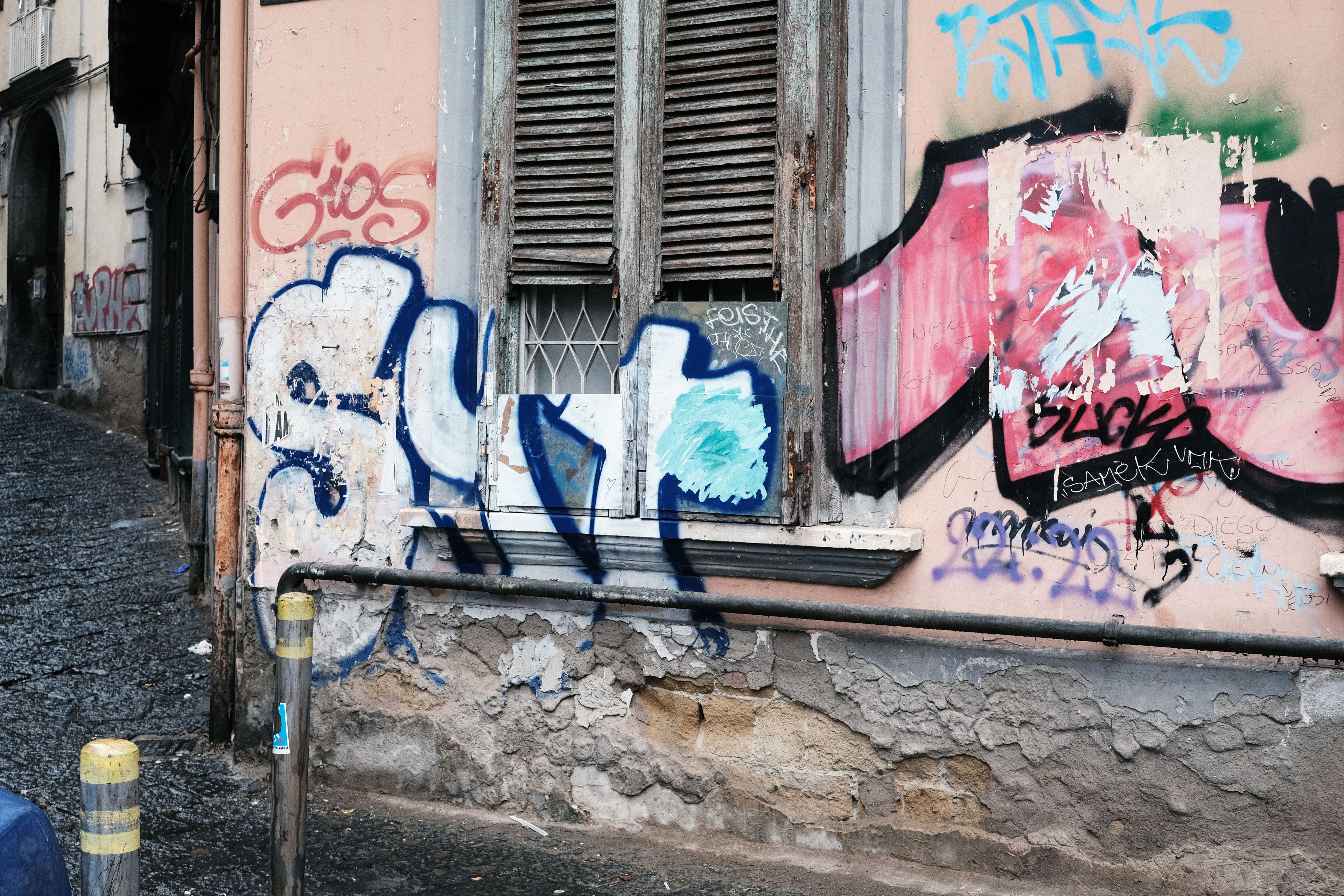 Napoli J by Peter Piek
