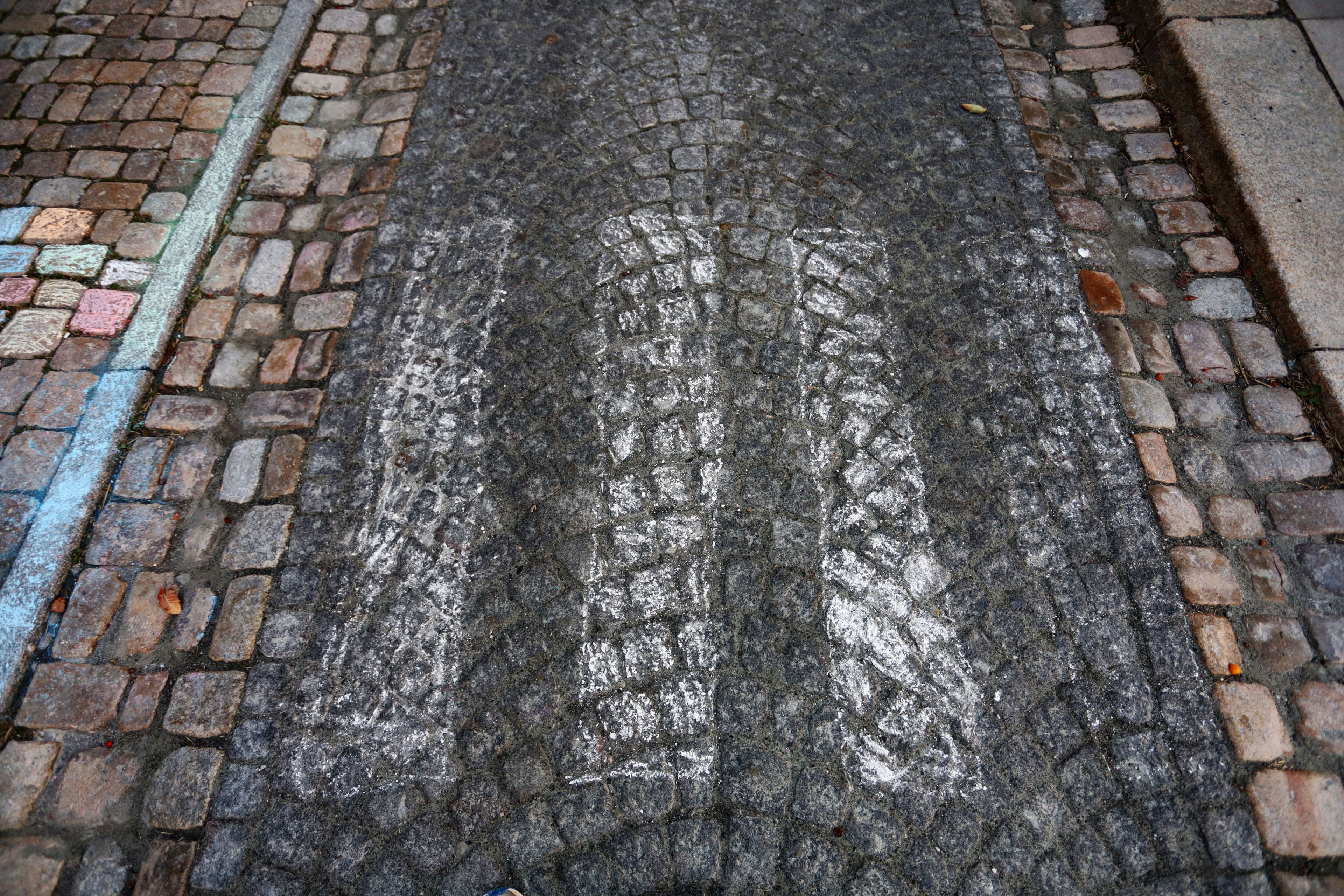 Color vs Cars by Peter Piek + Neues Konsulat